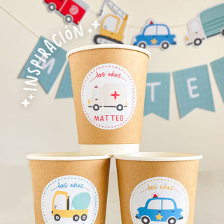 Vasos personalizados con vehículos para decorar un cumpleaños infantil de autos